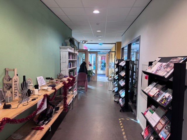 Geef & Neem Tafel en Boekenkast